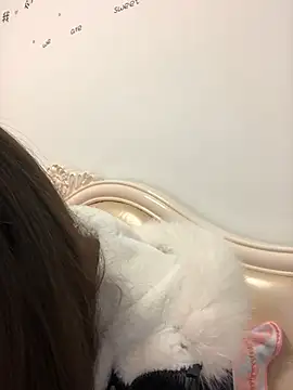 Snapshot of Mile-m chatting on March 2026 06:41:01 AM Mile-m online show from March 2026 06:41:01 AM