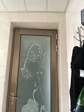 Snapshot of Mile-m chatting on March 2026 05:10:02 AM Mile-m online show from March 2026 05:10:02 AM