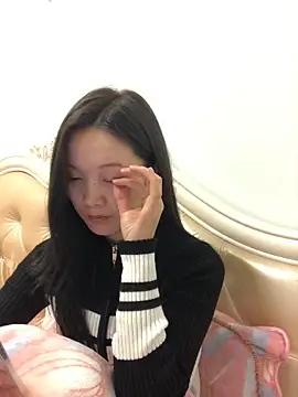 Snapshot of Mile-m chatting on March 2026 01:48:02 PM Mile-m online show from March 2026 01:48:02 PM