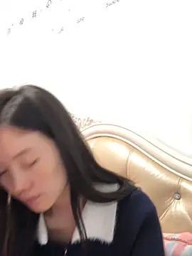 Snapshot of Mile-m chatting on March 2026 10:26:01 AM Mile-m online show from March 2026 10:26:01 AM