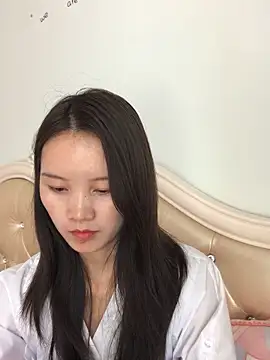 Snapshot of Mile-m chatting on April 2026 03:49:02 AM Mile-m online show from April 2026 03:49:02 AM