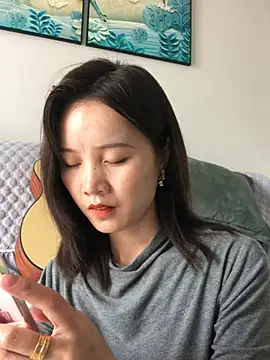 Snapshot of Mile-m chatting on April 2026 09:08:01 AM Mile-m online show from April 2026 09:08:01 AM