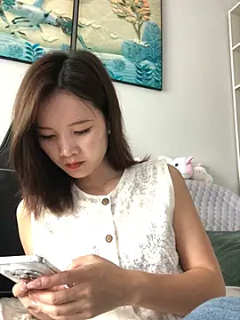 Snapshot of Mile-m chatting on May 2026 03:02:02 AM Mile-m online show from May 2026 03:02:02 AM