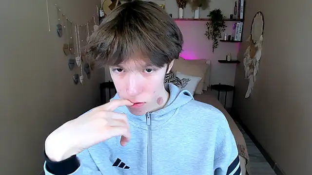 Snapshot of MarkBranston chatting on March 2026 02:33:01 PM MarkBranston online show from March 2026 02:33:01 PM