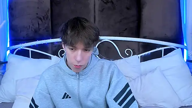 Snapshot of MarkBranston chatting on April 2026 09:39:01 AM MarkBranston online show from April 2026 09:39:01 AM