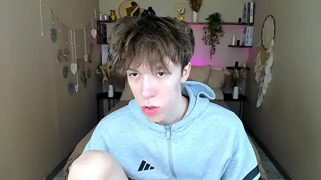 Snapshot of MarkBranston chatting on April 2026 02:33:01 PM MarkBranston online show from April 2026 02:33:01 PM