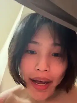 Snapshot of eee79bbb chatting on April 2026 05:57:01 PM eee79bbb online show from April 2026 05:57:01 PM