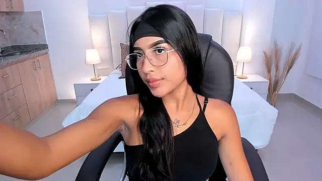Silvana velvet online show from October 2025 07:01:02 PM