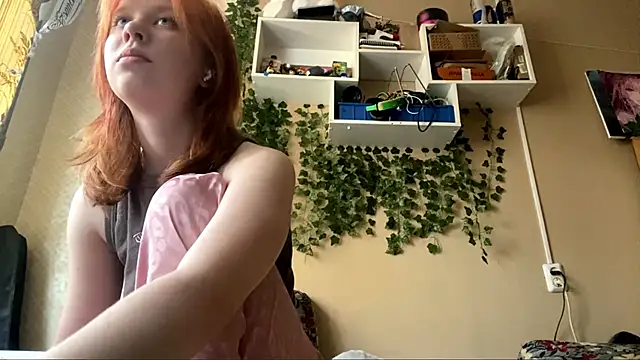 Snapshot of AnitaVanruiten chatting on October 2025 06:44:01 AM AnitaVanruiten online show from October 2025 06:44:01 AM