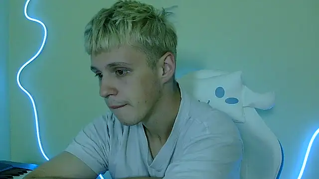 Snapshot of _Timmy_Boy_ chatting on October 2025 11:57:02 PM  Timmy Boy  online show from October 2025 11:57:02 PM