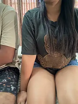 Snapshot of vickyandtania chatting on April 2026 07:20:01 AM vickyandtania online show from April 2026 07:20:01 AM