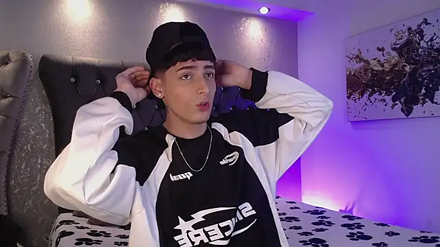 MateoMitchell online show from November 2025 04:56:02 AM