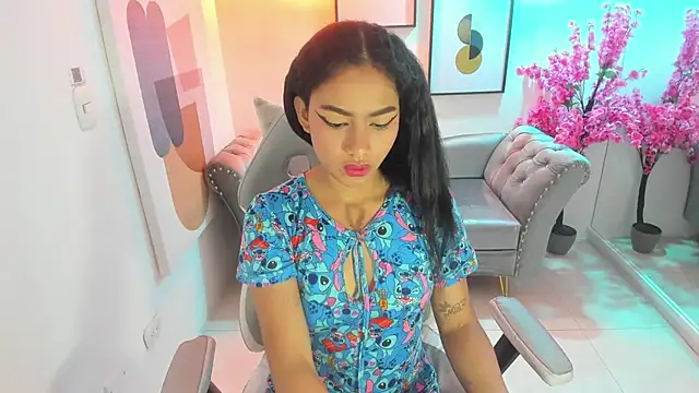 Juliie coper online show from October 2025 12:12:02 PM