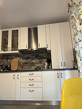 Snapshot of AvaMaddisson chatting on November 2025 10:26:02 AM AvaMaddisson online show from November 2025 10:26:02 AM