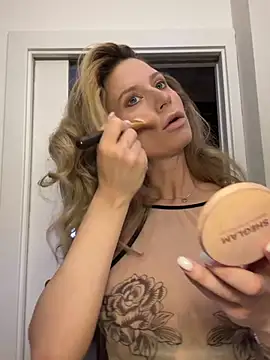 Snapshot of AvaMaddisson chatting on February 2026 03:57:02 AM AvaMaddisson online show from February 2026 03:57:02 AM