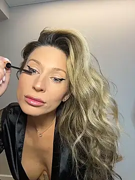 Snapshot of AvaMaddisson chatting on March 2026 03:41:02 AM AvaMaddisson online show from March 2026 03:41:02 AM