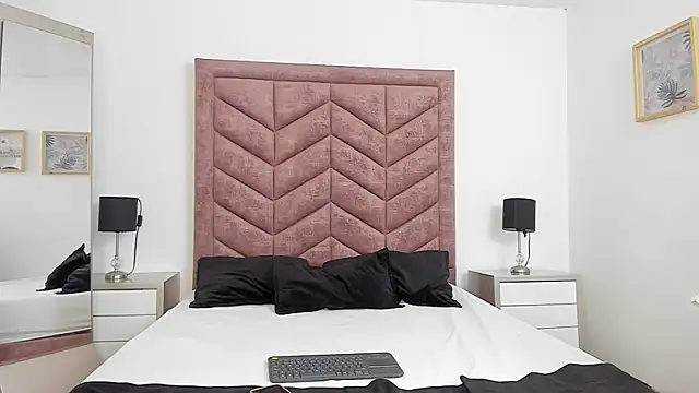 Alanha   online show from October 2025 03:41:02 AM