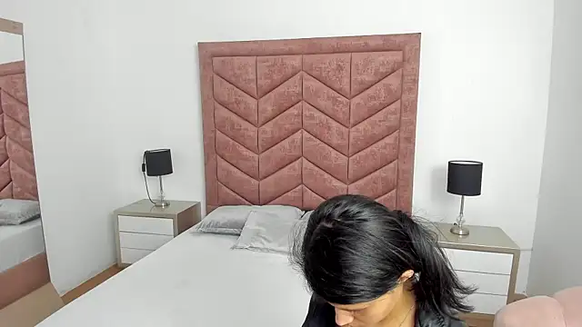 Alanha   online show from December 2025 04:42:02 AM