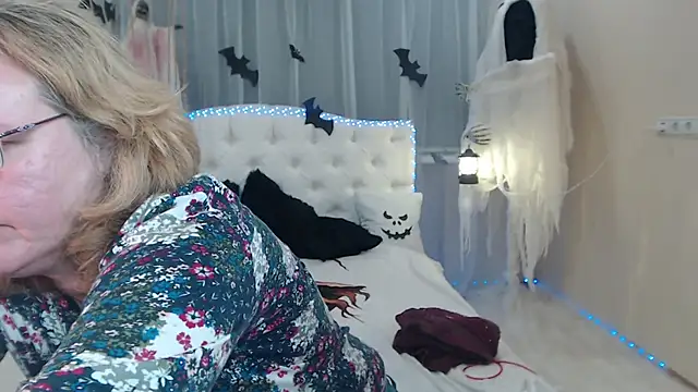 VestaWoody online show from October 2025 06:27:02 AM