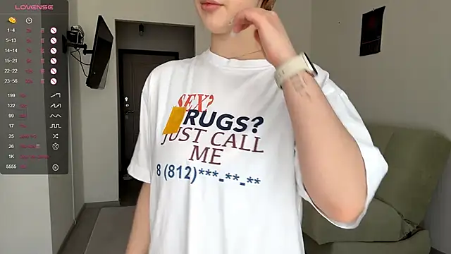 Snapshot of GilySuper chatting on March 2026 11:18:01 AM GilySuper online show from March 2026 11:18:01 AM