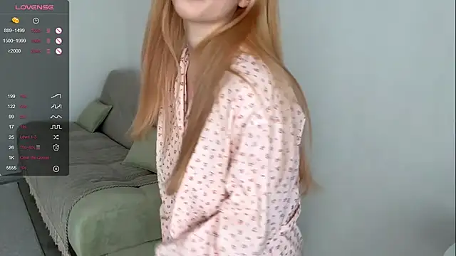 Snapshot of GilySuper chatting on March 2026 11:27:02 AM GilySuper online show from March 2026 11:27:02 AM