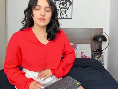 Snapshot of CutieHott chatting on October 2025 04:27:01 PM CutieHott online show from October 2025 04:27:01 PM