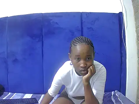 Pretty-C online show from October 2025 08:17:01 PM