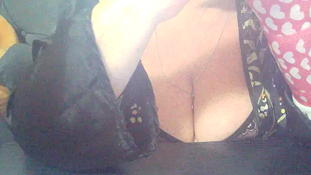 Playful MILF Demi online show from November 2025 08:42:01 PM