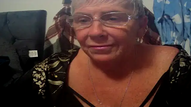 Playful MILF Demi online show from June 2026 07:18:02 PM