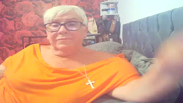 Playful MILF Demi online show from July 2026 08:44:02 PM
