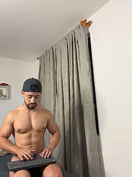 Ezzio Scolaro online show from October 2025 12:10:02 AM