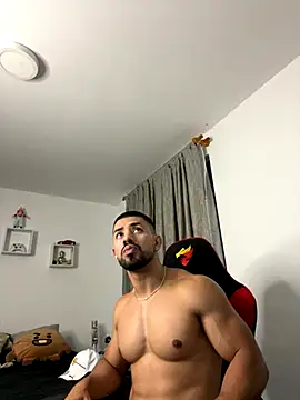 Ezzio Scolaro online show from November 2025 01:48:02 AM