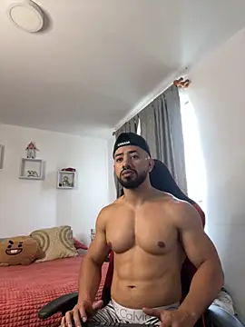 Ezzio Scolaro online show from November 2025 12:56:01 PM