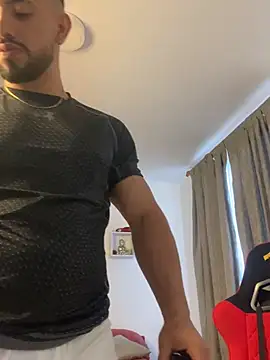 Ezzio Scolaro online show from January 2026 08:01:02 PM