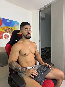 Snapshot of Ezzio_Scolaro chatting on June 2026 01:08:01 AM Ezzio Scolaro online show from June 2026 01:08:01 AM
