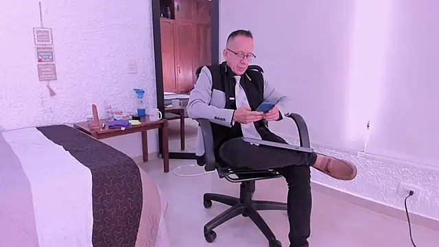  axelking  online show from December 2025 11:37:01 AM