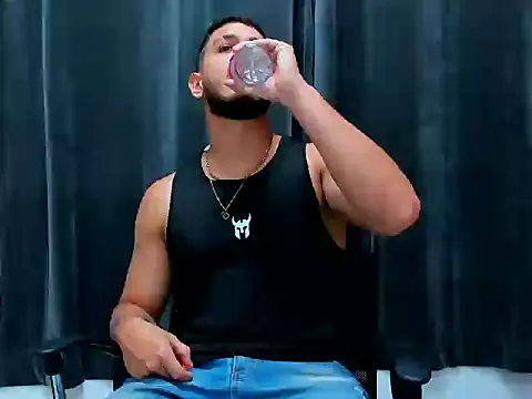 jasonshaw25 online show from March 2026 06:03:01 PM