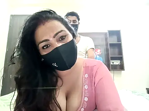 horny milf couple online show from October 2025 07:12:01 PM