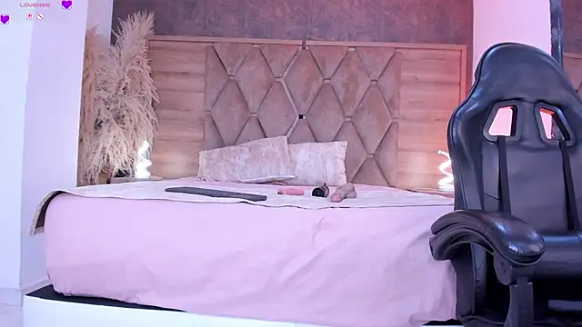 ScarletEvanss  online show from June 2026 11:27:02 AM
