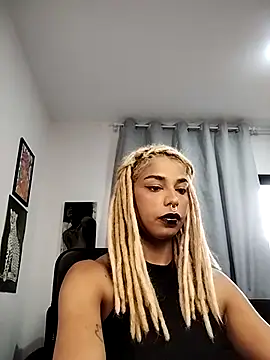 Snapshot of Helenoir chatting on June 2026 08:14:01 PM Helenoir online show from June 2026 08:14:01 PM