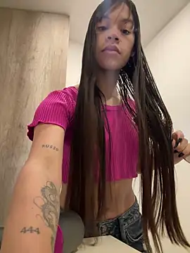 Snapshot of kimhilton_ chatting on March 2026 02:15:02 AM kimhilton online show from March 2026 02:15:02 AM