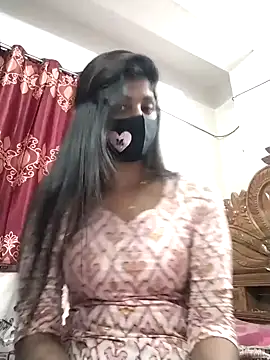 Queen-Any online show from November 2025 01:31:01 PM