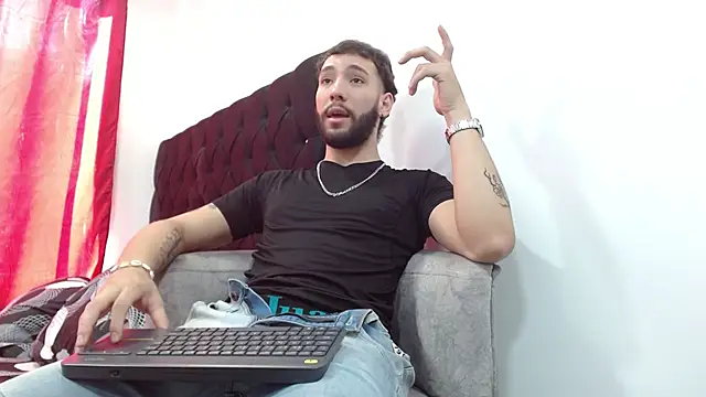 angel kyrozz online show from October 2025 07:31:02 PM