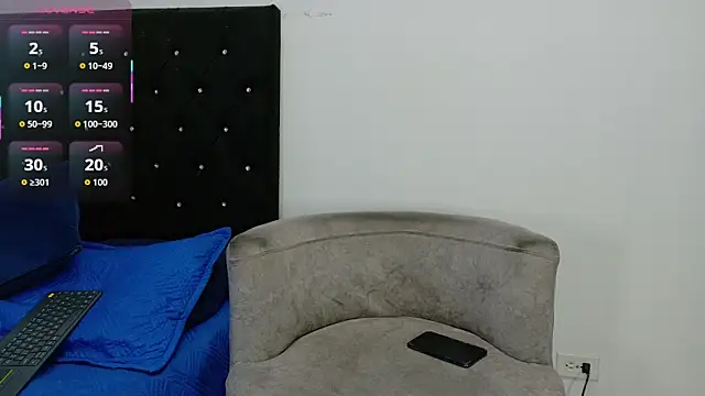 angel kyrozz online show from April 2026 07:00:01 PM