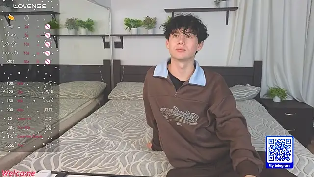 Cute Mike online show from November 2025 01:48:02 AM