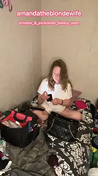 Snapshot of amandatheblondewife chatting on March 2026 10:10:02 AM amandatheblondewife online show from March 2026 10:10:02 AM