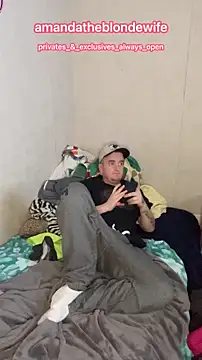 Snapshot of amandatheblondewife chatting on March 2026 07:14:02 AM amandatheblondewife online show from March 2026 07:14:02 AM