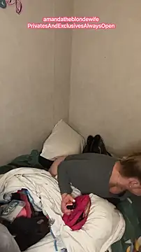 Snapshot of amandatheblondewife chatting on April 2026 06:52:01 AM amandatheblondewife online show from April 2026 06:52:01 AM