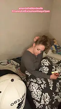 Snapshot of amandatheblondewife chatting on April 2026 07:13:02 AM amandatheblondewife online show from April 2026 07:13:02 AM