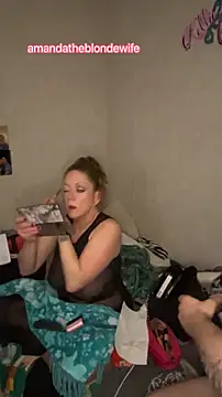 Snapshot of amandatheblondewife chatting on April 2026 12:39:01 PM amandatheblondewife online show from April 2026 12:39:01 PM